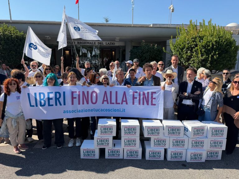 Fine vita, depositate in Regione Lazio 13.000 firme per la PDL regionale