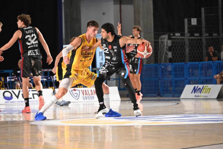 Vittoria esterna per la Sebastiani. Battuta anche Vigevano