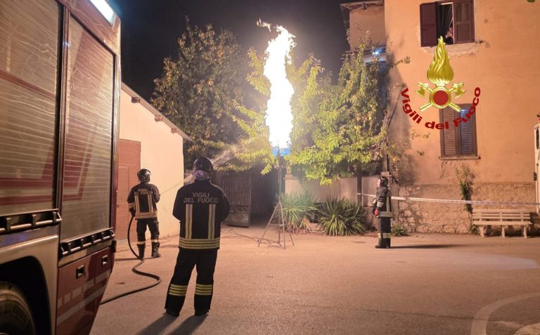 Corvaro, fuga di gas da serbatoio GPL attorno alle abitazioni