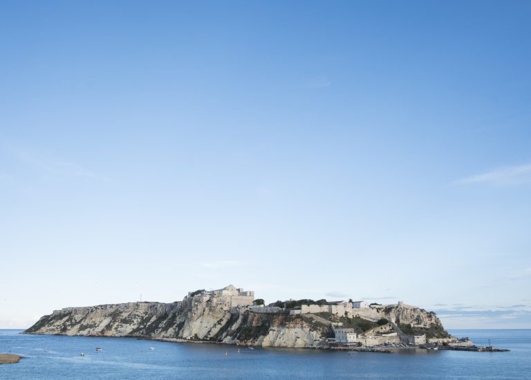 Utopia, mostra L’isola degli arrusi: a Rieti dal 10 al 24 ottobre
