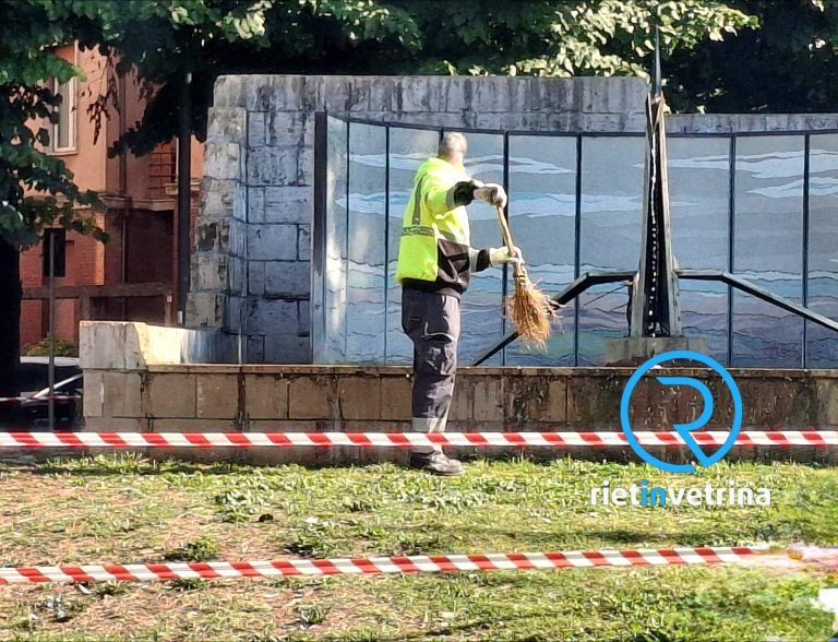 Fontana di Ito a piazza Marconi delimitata per sospetto avvelenamento di piccioni e tortore