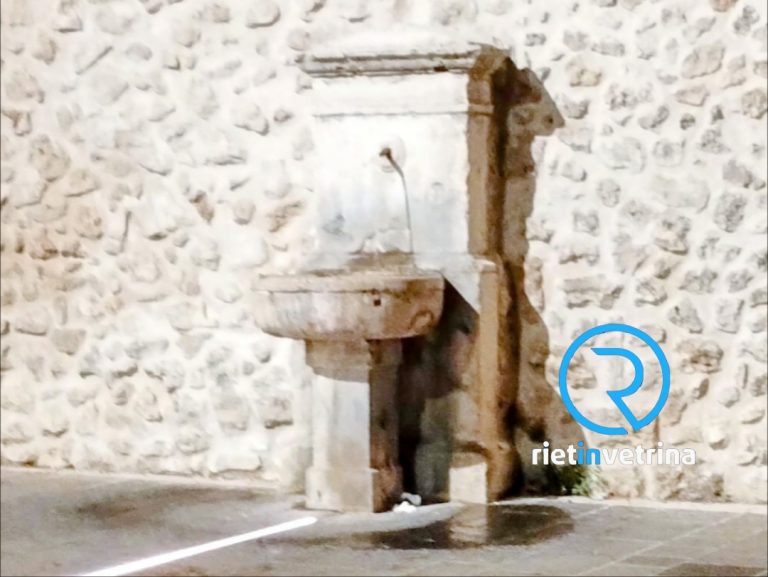 SEI TU IL REPORTER – Fabio: “La fontanella di Porta d’Arce necessita di una nuova cannella. E’ rimasto un mozzicone di ferro”