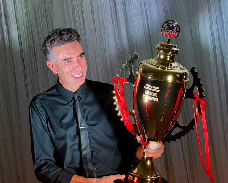 Cristian Bianchetti solleva la Coppa d’Oro della “Extreme 24H” dopo una impresa titanica