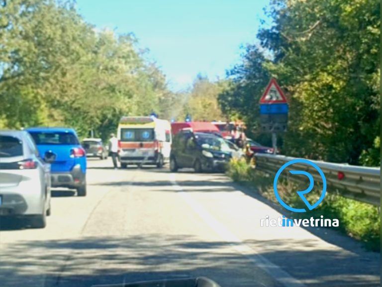 Mega scontro sulla Salaria per Roma: quattro le auto coinvolte, due in un frontale. Sul posto il 118