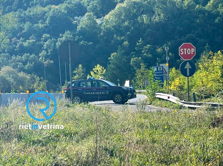 Camion in fiamme, Salaria per Roma ancora chiusa: deviazione a Ponte Buita