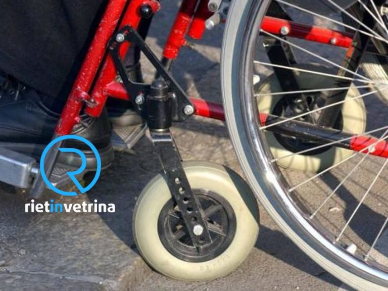 “Sono stata derubata delle pedane per la sedia a rotelle di mia madre”