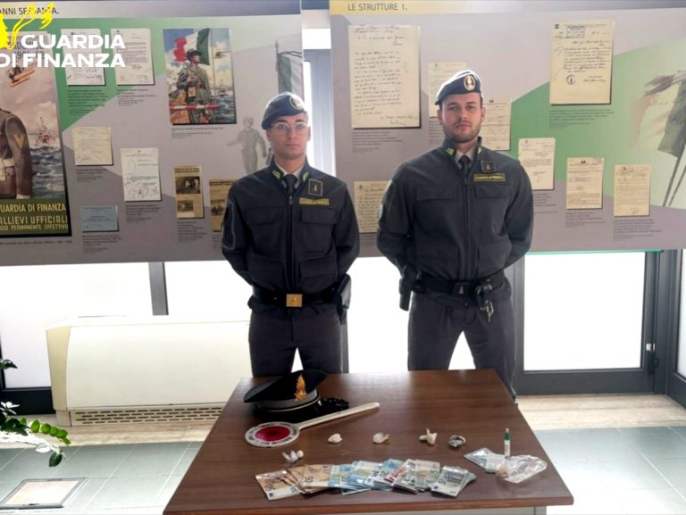 Guardia di Finanza di Rieti blocca senegalese con eroina e oltre 600 euro in contanti. Fermate ulteriori cinque persone