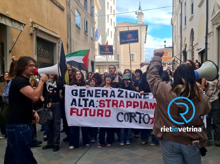 Collettivo Cortocircuito: “Abbiamo manifestato per dire no a un Decreto Legge razzista e classista. No al riarmo e più soldi alle scuole”