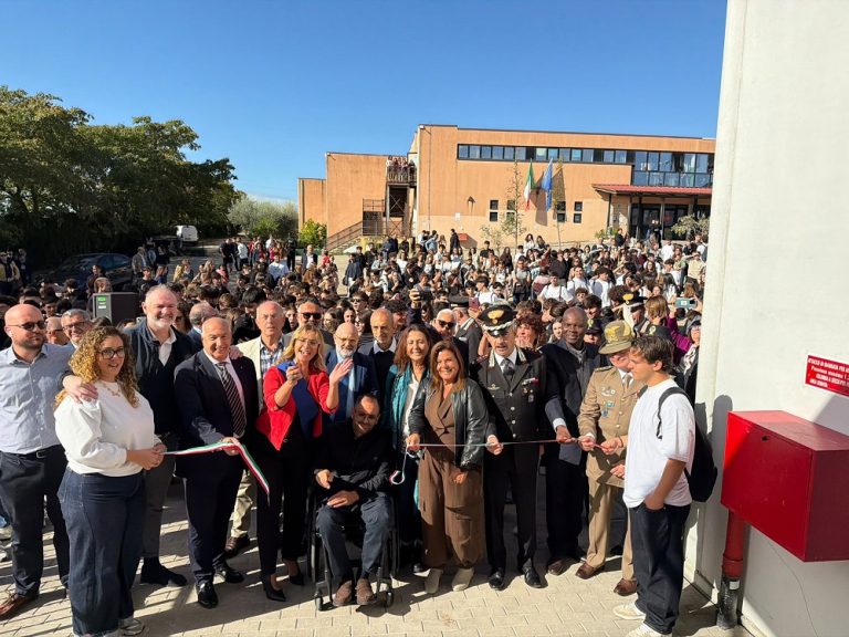 Inaugurata la nuova palazzina del Polo Didattico di Passo Corese, Cuneo: “Dopo dieci anni consegniamo un nuovo edificio scolastico”