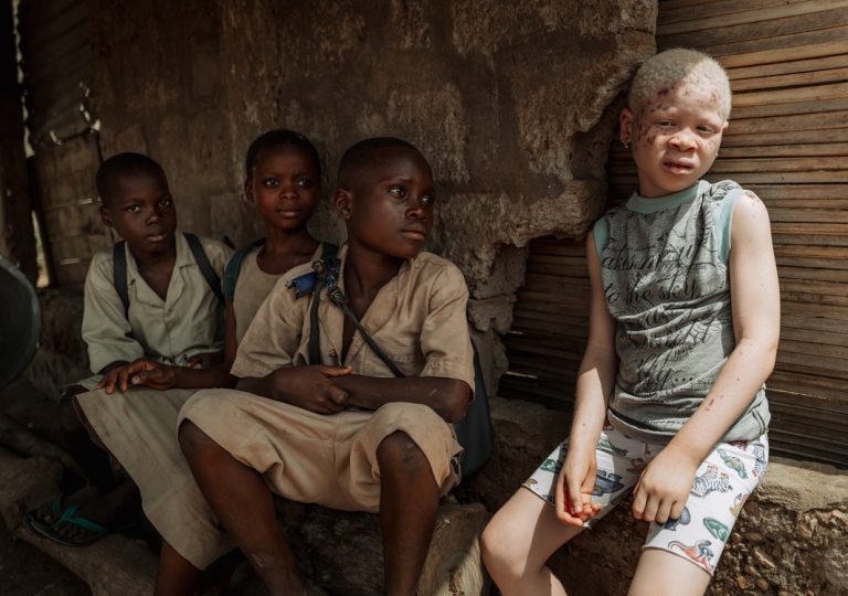 “La Benedizione di Zo” a Utopia: il fotografo Emanuele Giacomini racconta il Vodun del Benin oltre gli stereotipi